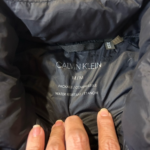 Calvin Klein Packable Puffer Black Jacket. Carry pouch attached. Nearly new Med. - Picture 6 of 12